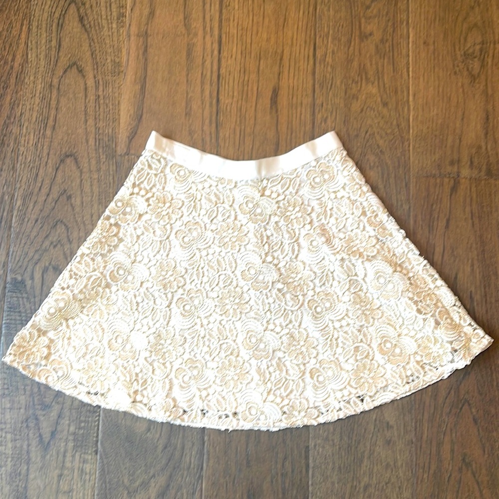 Club Monaco skirt. Size 2